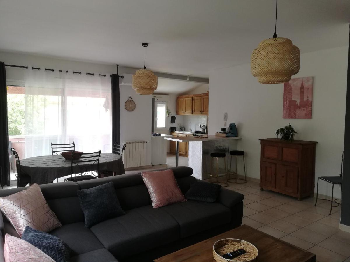 Superbe Appartement De 90M2 A Uzes Super Equipe Avec Garage Et Grand Parking Privatif Экстерьер фото